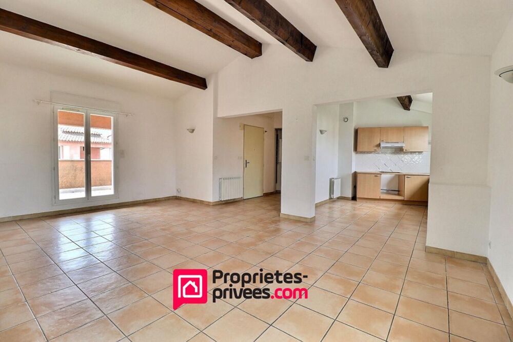 Uzes, proche centre ville , appartement avec terrasse et parking