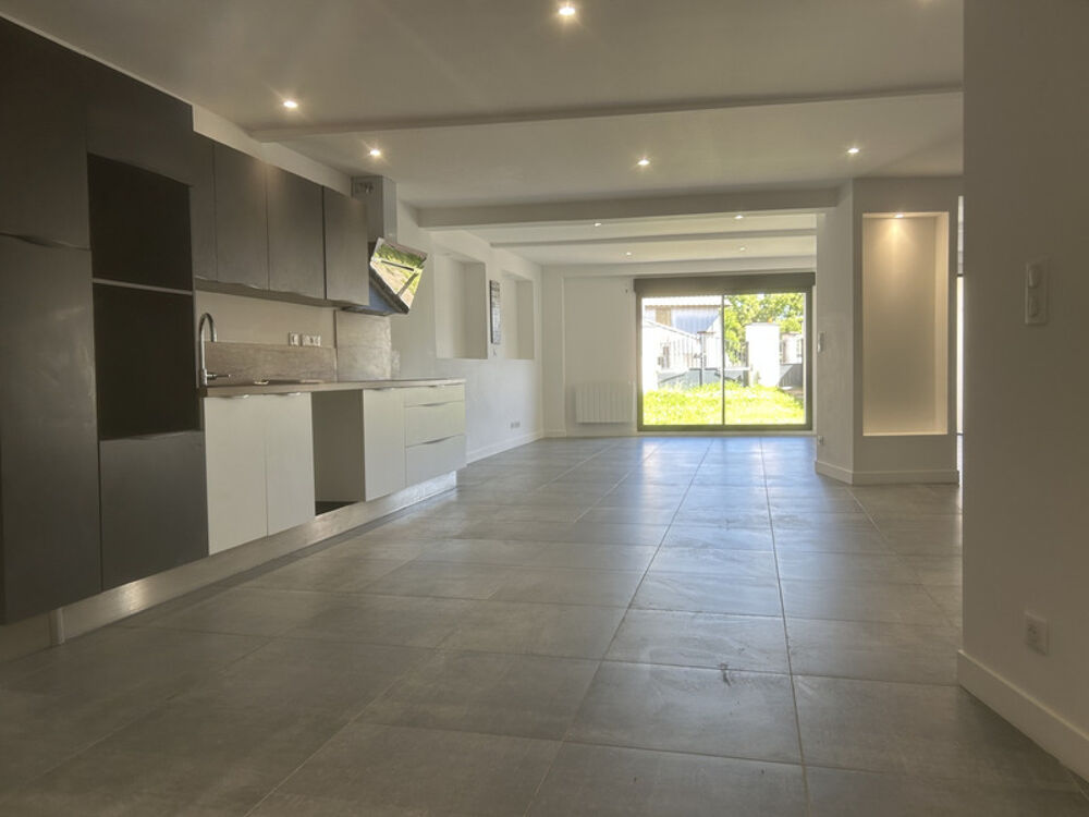 Vente Maison SURAT Maison de 166 m2 avec cour Surat