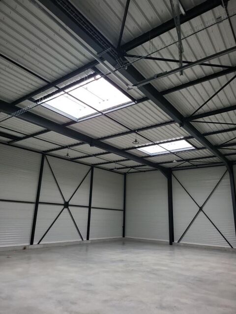   SABLE SUR SARTHE - Entrepôt / local industriel  300 m² 