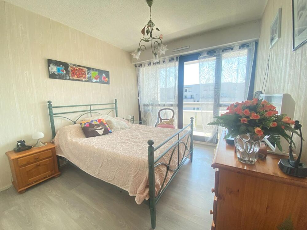 Vente Appartement Bel appartement cossu, en dernier étage avec 20m² de terrasse, vue dégagée, 2 ch , celliers et cave Pessac