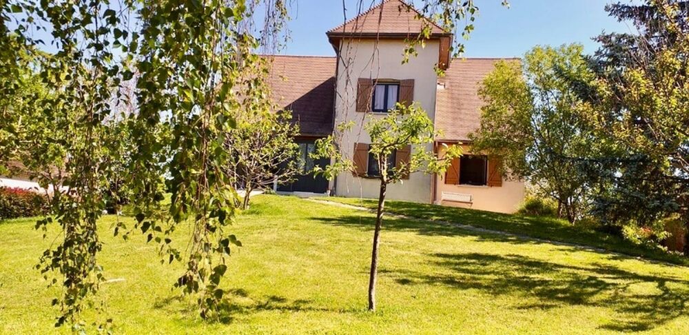 Maison 6 pièces 183 m² · à Beaumont sur Grosne · 183 m² · 319 000 €
