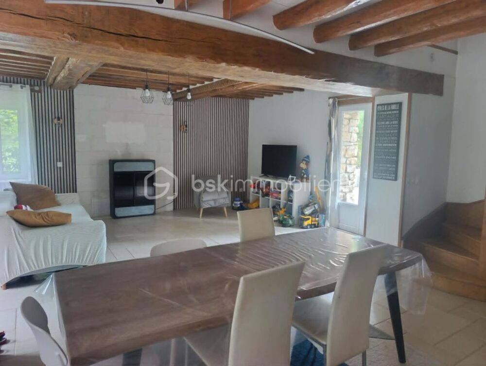 Maison sur plus de 28600 m2 de terrain