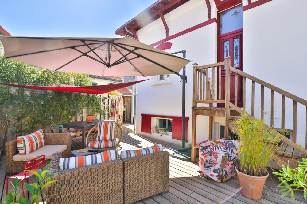 ARCACHON  Maison de ville 3 chambres avec grande terrasse, à deux pas du centre