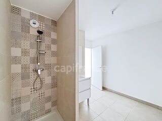  Appartement à louer 2 pièces 46 m²