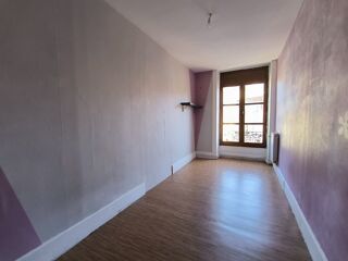  Appartement à louer 4 pièces 86 m²