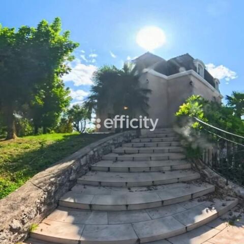   Maison Maison - 11 pi�ce(s) - 245 m�