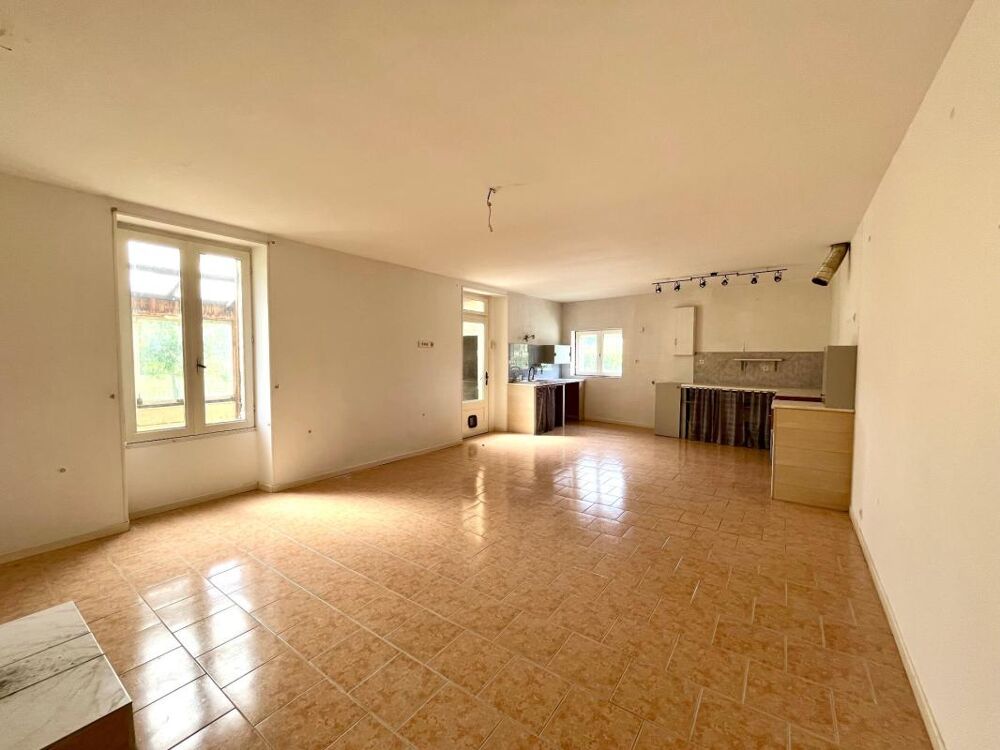 Vente Maison Maison de Village en Pierre / 505m2 avec véranda et garage attenant Saint germain d esteuil