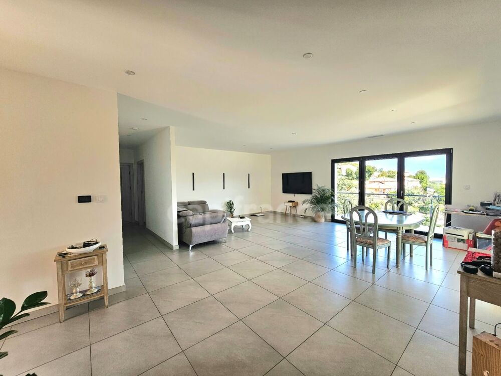 Vente Maison Maison 5 pièces, 120 m² habitables avec vue me, Piscine et grand garage/atelier de 136 m2 à FOLELLI (Haute-Corse) Folelli