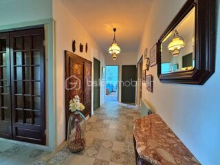  Maison  vendre 9 pices 240 m