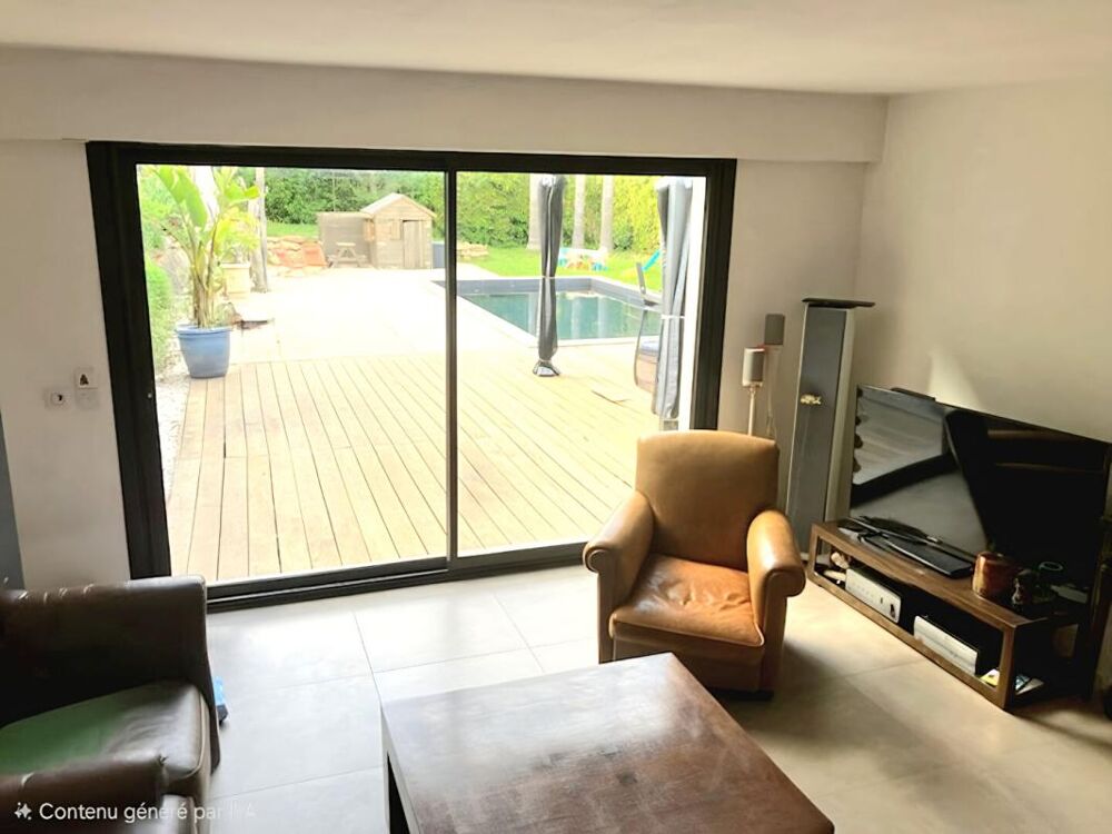 Maison type californien a Sanary Sur Mer 5 pièce(s) 100 m2 PISCINE ,GARAGE