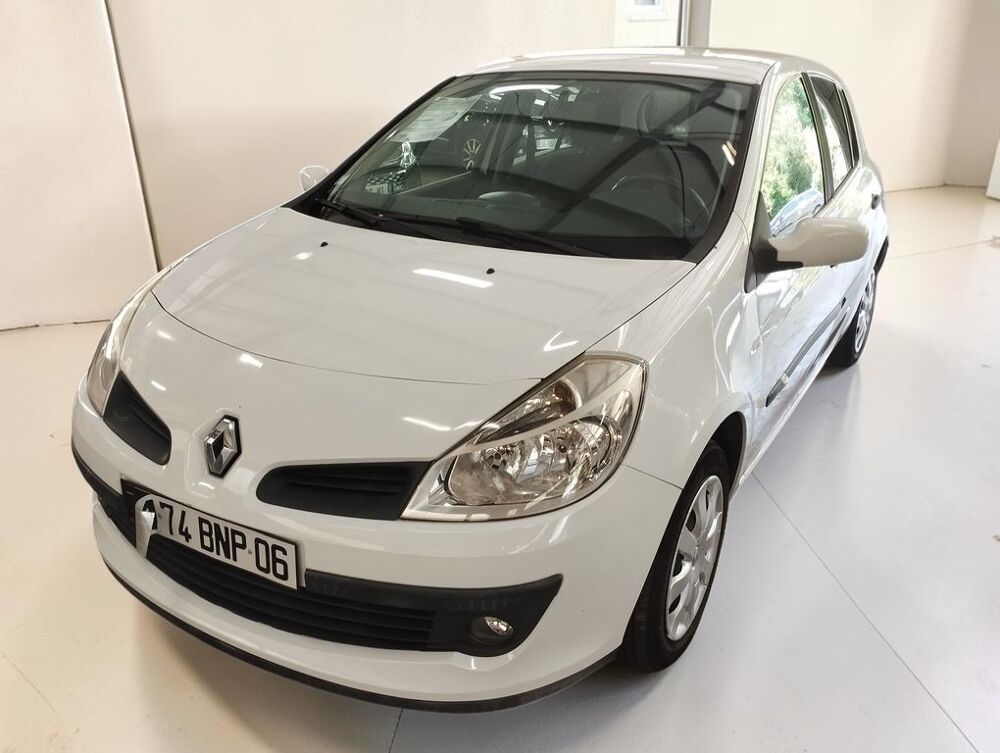 Clio III 1.2 75 CFT PK CLIM EXPRESSION 2005 occasion 06640 Saint-Jeannet