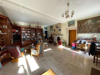  Maison  vendre 8 pices 355 m