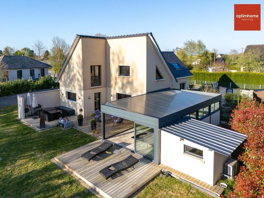 Magnifique maison contemporaine de 300 m² avec piscine intérieure et 5 chambres