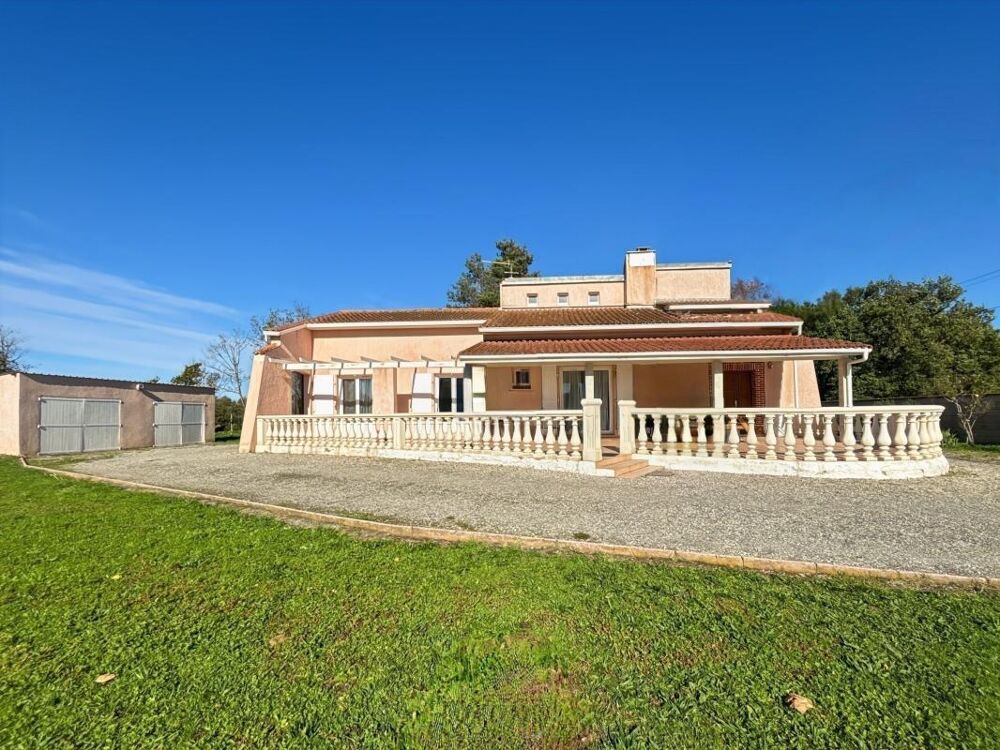 Maison familiale à Fontenilles  200 m² sur terrain d'environ 1360 m² au calme