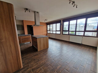  Immeuble � vendre 707 m�