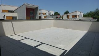  Appartement à louer 4 pièces 80 m²