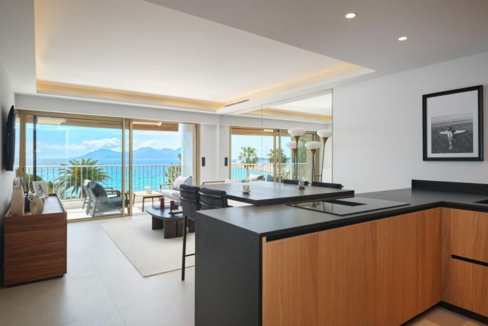 Cannes Croisette Appartement d'Exception avec Vue Mer Panoramique
