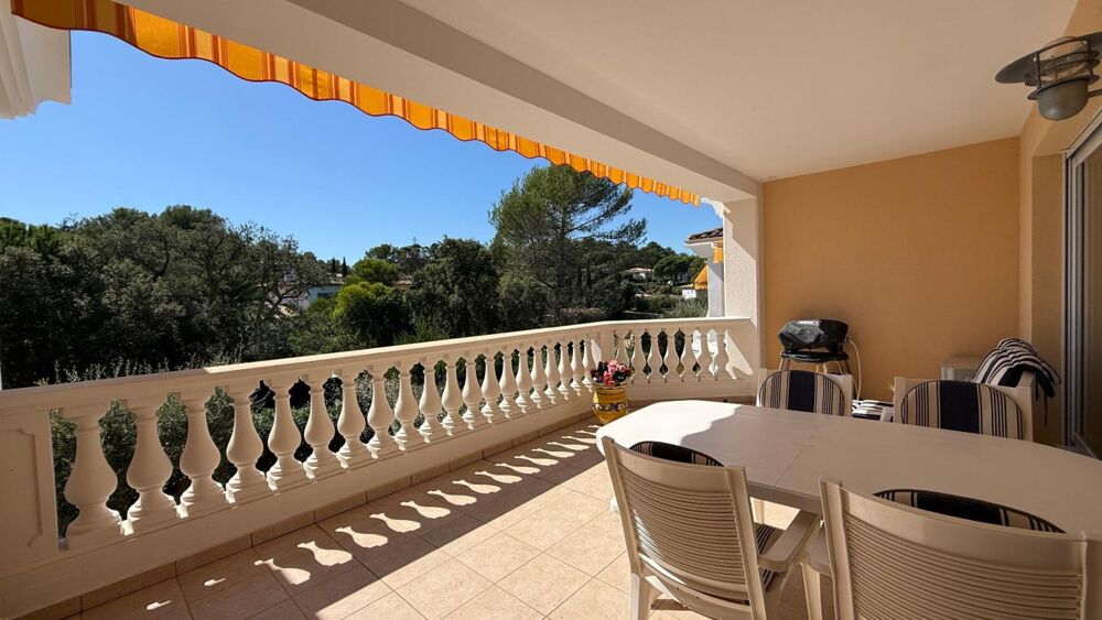 Appartement à vendre 2 pièces dernier étage garage et cave SAINT RAPHAEL (83)