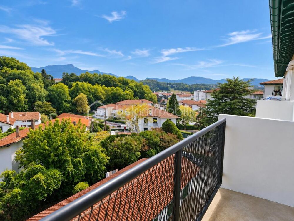 Saint-Jean-de-Luz  T3 lumineux avec vue, 2 balcons, garage et cave