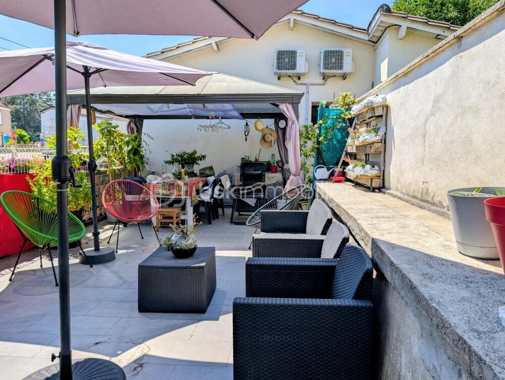 À vendre  Charmante maison DE PLEIN PIED au coeur du Mas dAgenais