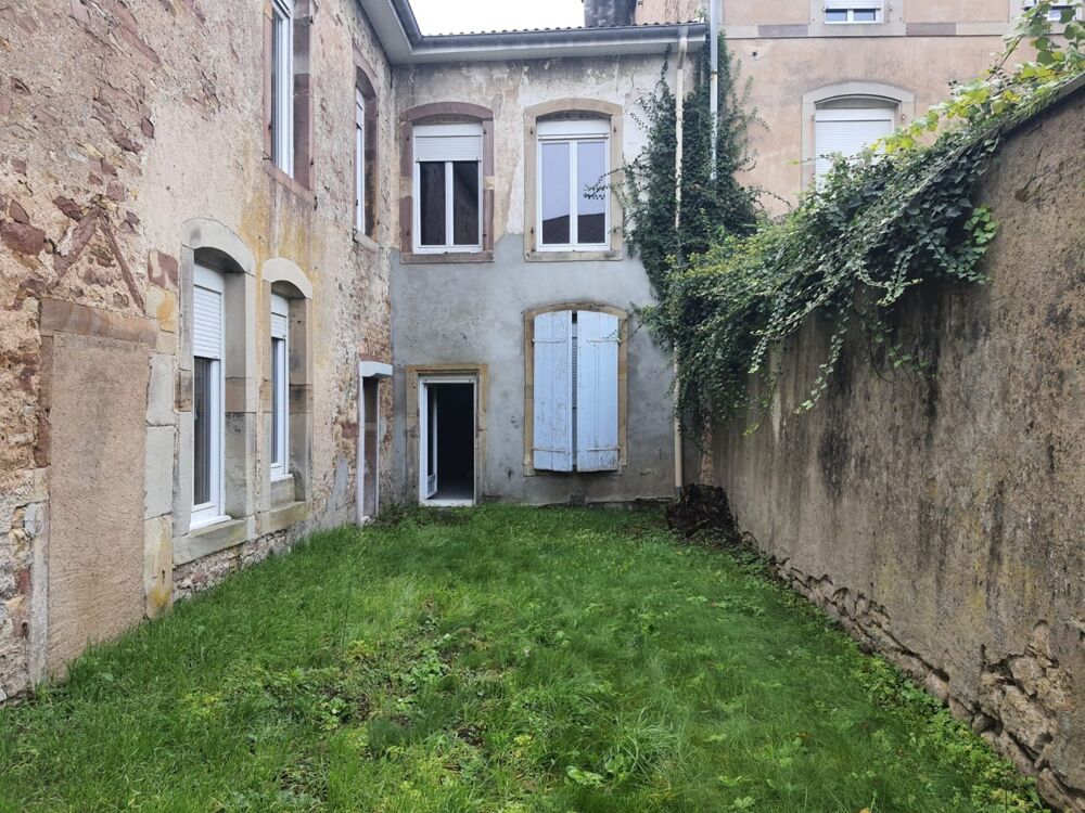 Vente Immeuble Dpt Vosges (88), à vendre RAMBERVILLERS immeuble T15 de 280 m2 à rénover en 5 ou 6 appartements avec cour Rambervillers