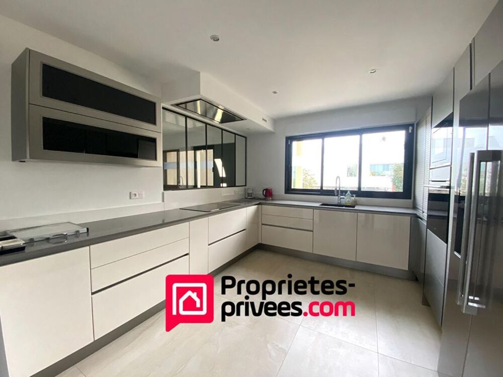 Maison 9 pièce(s) 218 m2