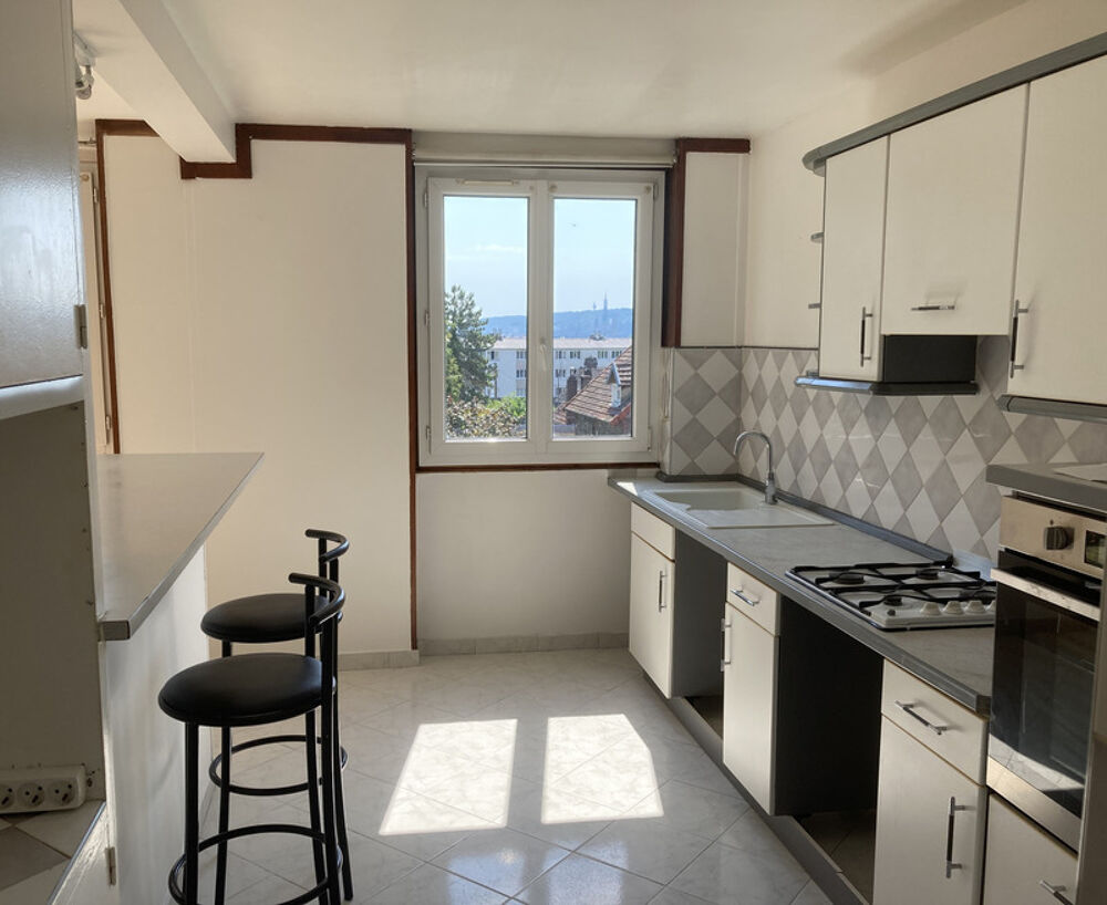 Appartement T3 à vendre ROUEN rive droite, surface habitable 75 m2 + cave + 2 places de parking
