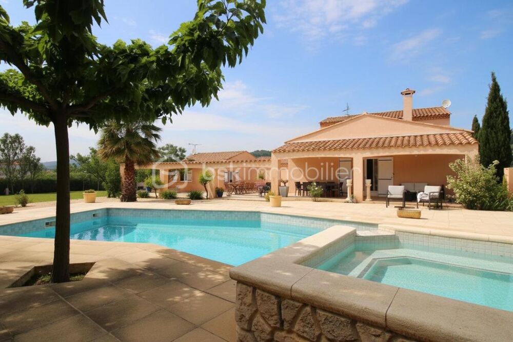 Votre oasis de tranquillité : villa 5 chambres avec piscine et cuisine d'été sur plus de 2 500 m²