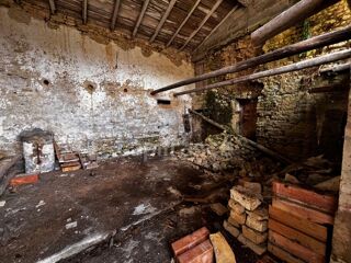  Remise / Grange  vendre 5 pices 175 m