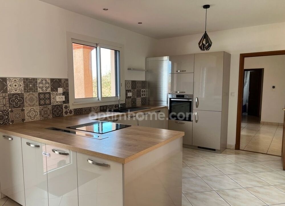 Maison 8 pièces terrain 3000m²