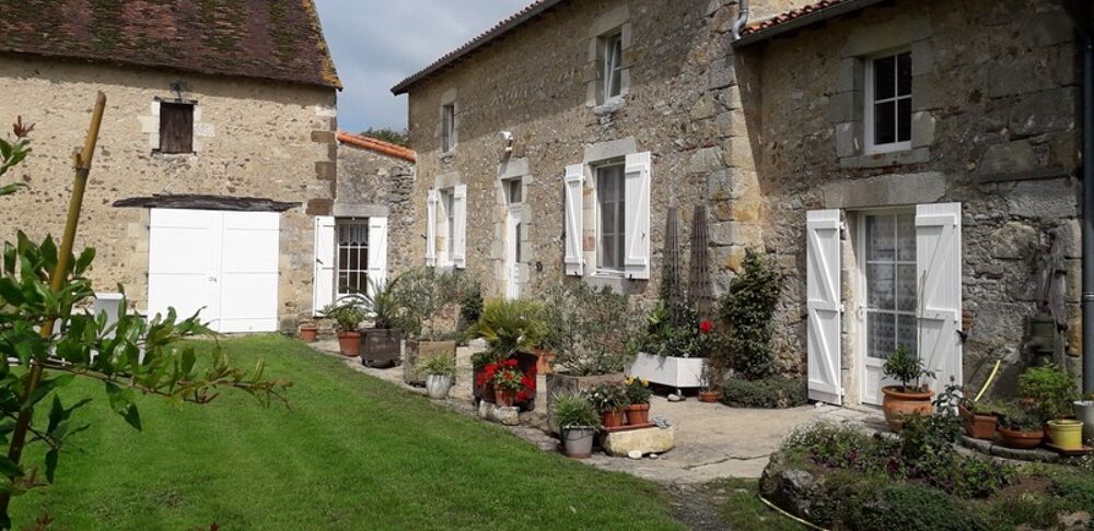 Maison 11 pièces 223 m² · à Montmorillon · 223 m² · 296 500 €