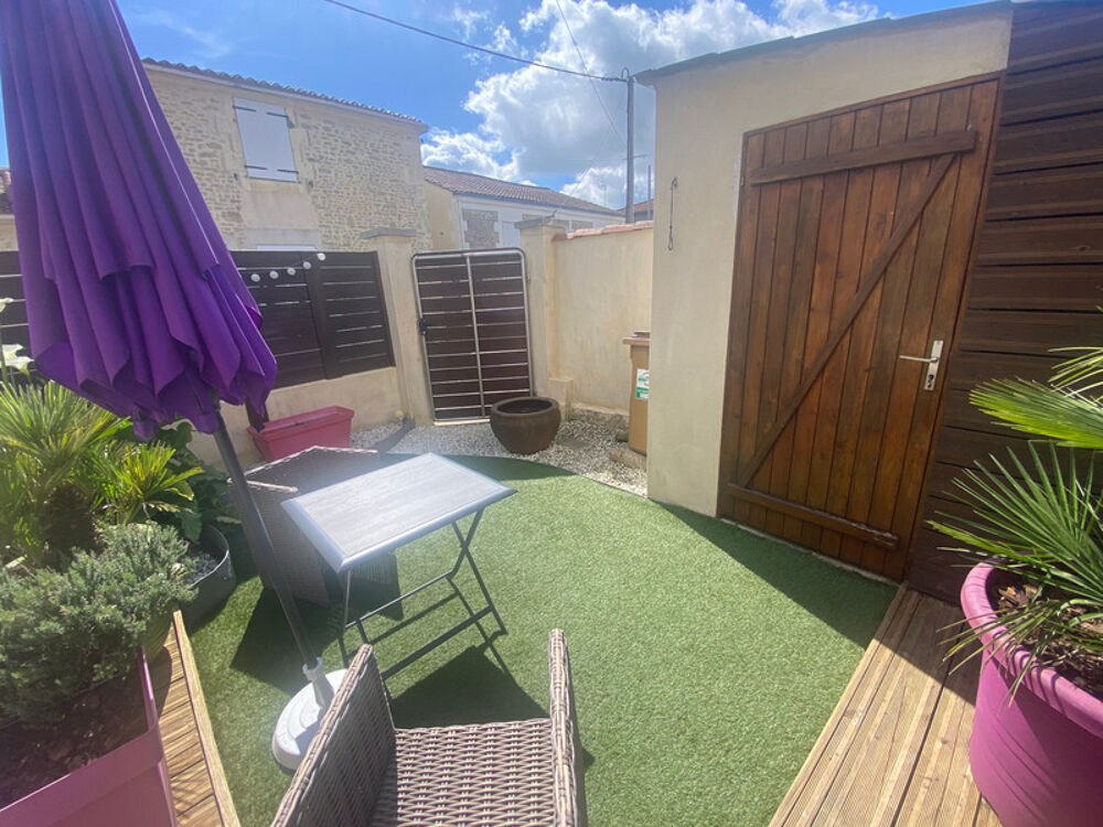 TRIAIZE (85580) AU CALME ABSOLU ADORABLE MAISON EN PIERRES PLAIN PIED RENOVEE 2 CHAMBRES AVEC COUR
