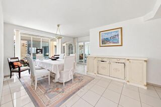  Villa à vendre 8 pièces 240 m²
