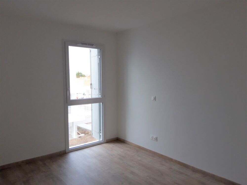 Beau T2 avec balcon et parking à AYTRE