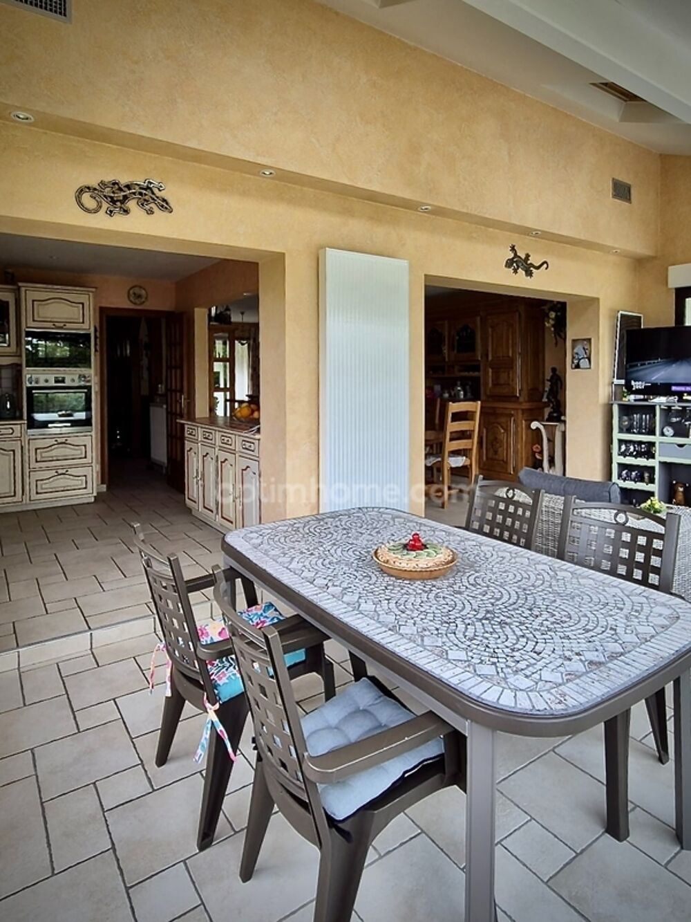 Vente Maison Maison de 8 pièces 152 m² - 3 ch - Véranda, Sous-sol complet & Terrain - Bourges Bourges