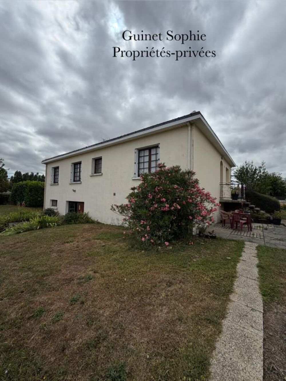 Vente Maison Maison Saint Jean De Beugne 5 pièce(s) 100.58 m2 Saint jean de beugne