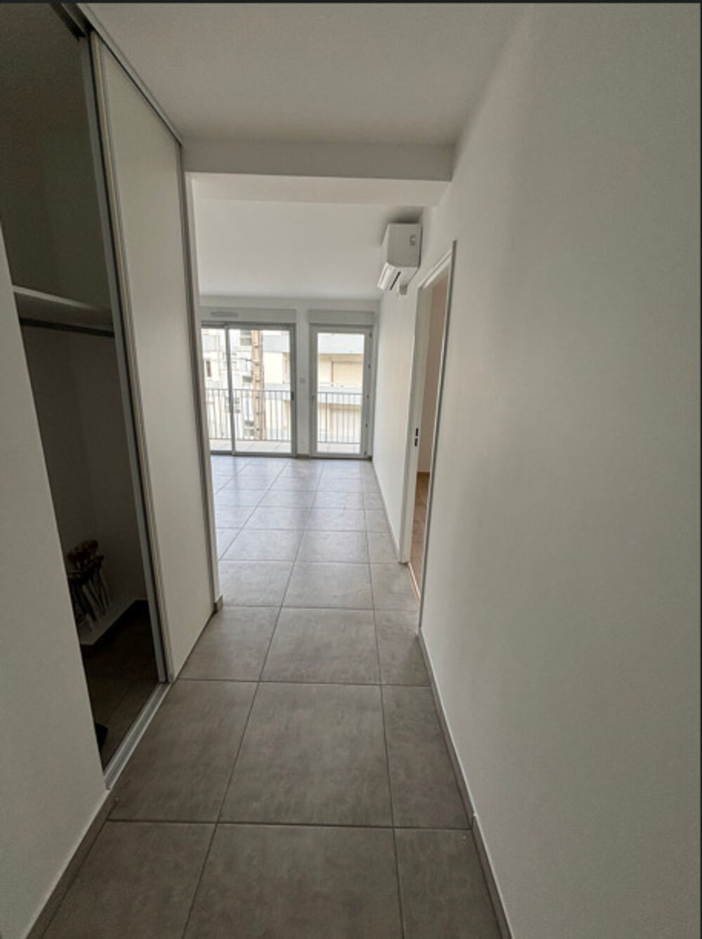 Beau T2. neuf. Secteur Bel air. Climatisation. Garage inclus