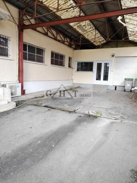 A VENDRE ENTREPOT BUREAUX 700 M&sup2; 350000 10300 Sainte savine