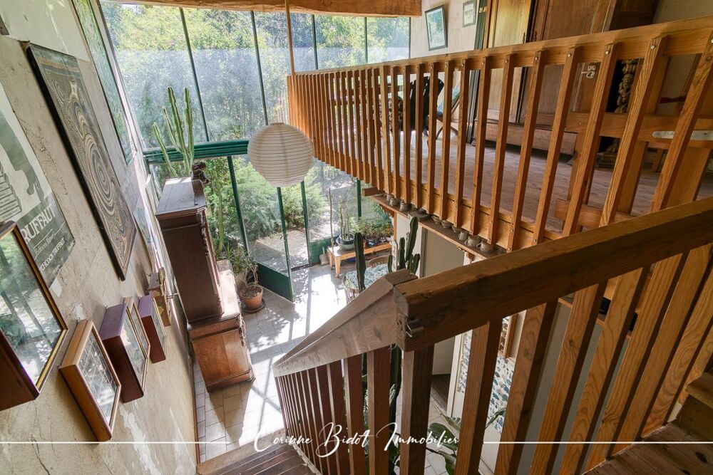à vendre  Propriété/château Saint-Pierre-de-Chandieu (69780)