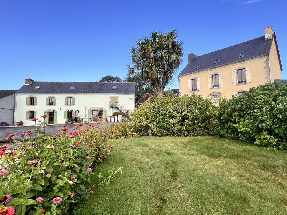 Ensemble immobilier comprenant une maison d'habitation et 3 gîtes
