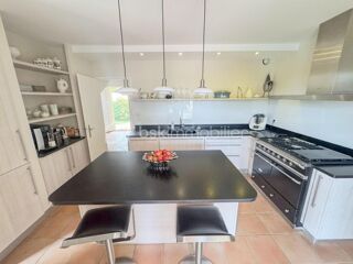  Propri�t�/ch�teau � vendre 8 pi�ces 210 m�