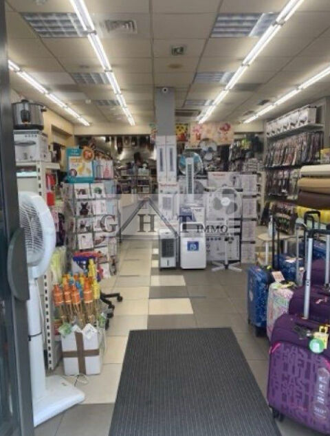 BOUTIQUE A LOUER 310M² A MELUN EMPLACEMENT NUMERO 1 4150 77000 Melun