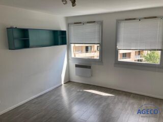  Appartement à louer 1 pièce 21 m²