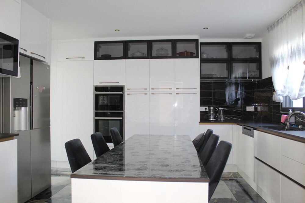 Vente Villa Côtes d'Armor 22440 Ploufragan. Villa d'exception, 5 chambres dont 1 suite parentale au Rdc. Terrasse surélevée, Garage Ploufragan