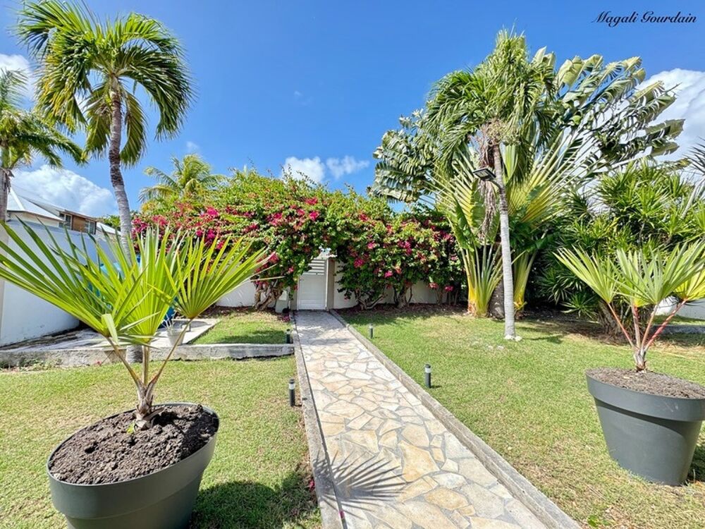 À VENDRE  VILLA DE CHARME AVEC PISCINE & ANNEXES  SAINT-FRANÇOIS