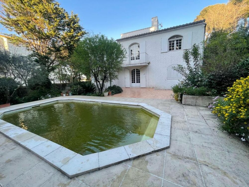 Rare au Mont Saint-Clair : maison divisible, 216 m², jardin et piscine