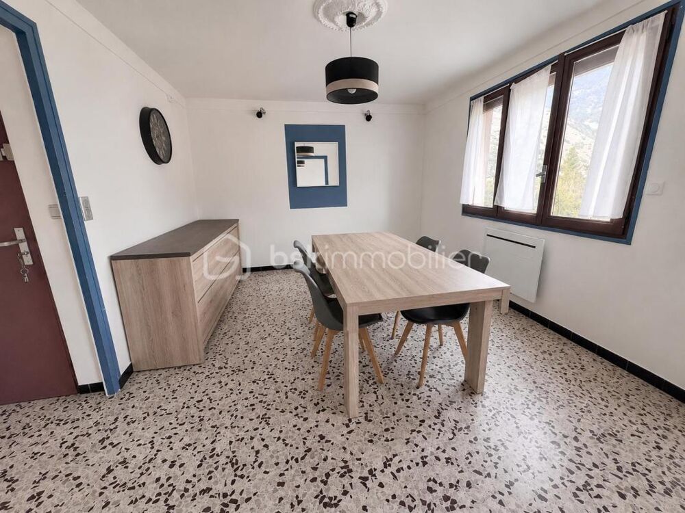 APPARTEMENT MEUBLÉ TRAVERSANT DE 74 M²