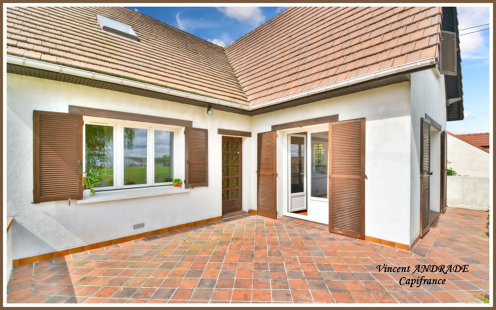 Maison traditionnelle 165 m² - 6 chambres - Sous-sol total 130 m² hauteur 2,42 m - Terrain 891 m²