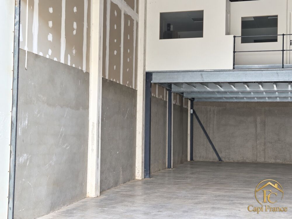 Location Autre À LOUER – DÉPÔT  274  m² – JARRY Baie mahault