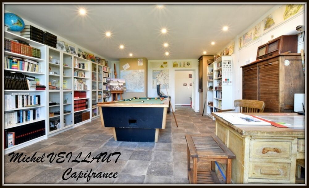 Résidence à vendre 21 pièces BOURBON L'ARCHAMBAULT (03), 8 appartements, Site cure thermale